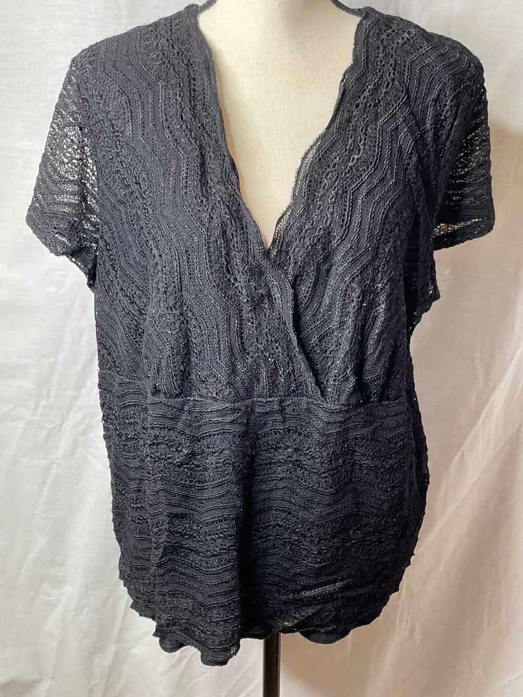 Lane Bryant Plus Size Black Lace Top Size 22/24  *